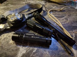 maglite-2aa-led-hf-cheapie-3aaa-led-olight-s20r-energizer-headlamp1
